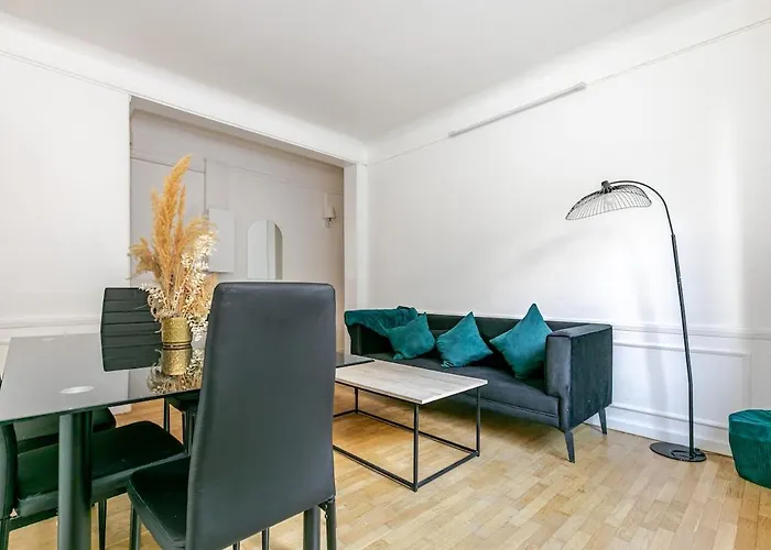 Appartement T2 19eme Buttes Chaumont - Ii *